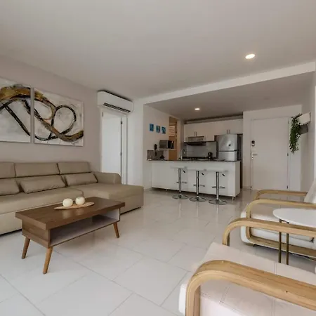 Spectacular - Ocean View - Beautiful Pools Apartamento